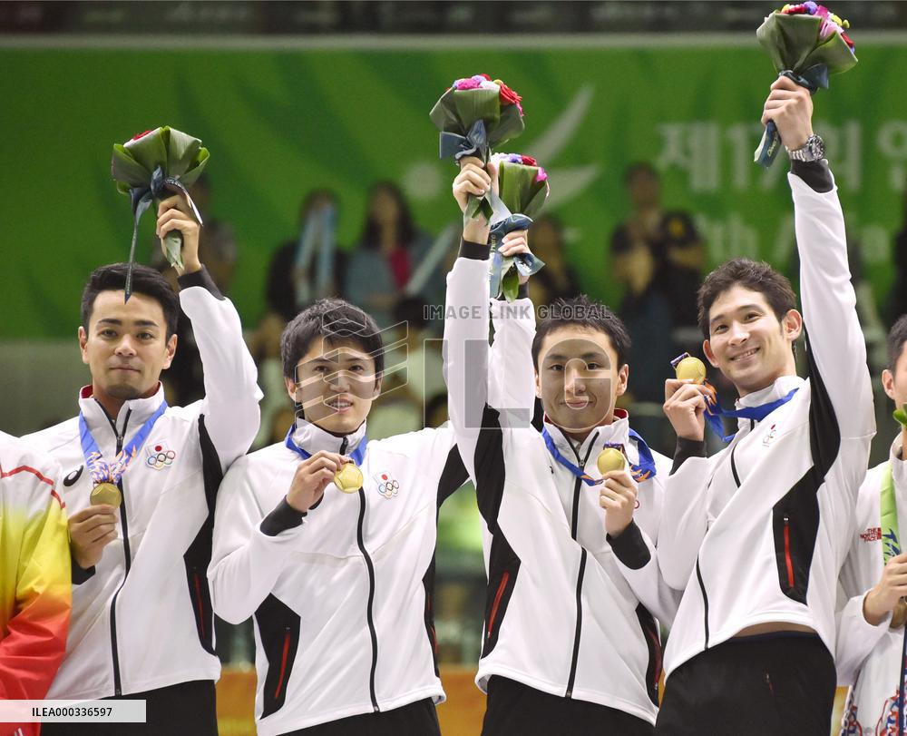 Japan wins men's fencing foil team event at Asian Games
