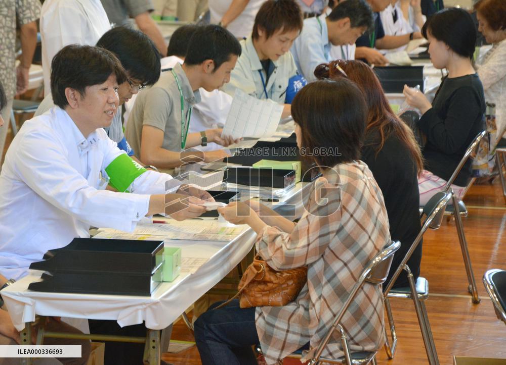 Residents get iodine to prepare for possible nuke mishap
