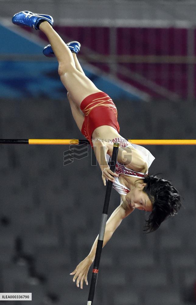 Abiko wins silver in women's pole vault