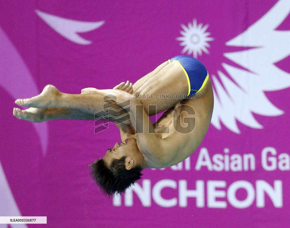 Japan's Sakai wins bronze in men's 3m spring board