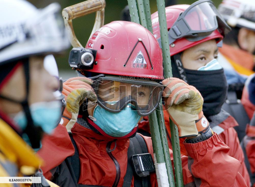 Search operations resume at Mt. Ontake