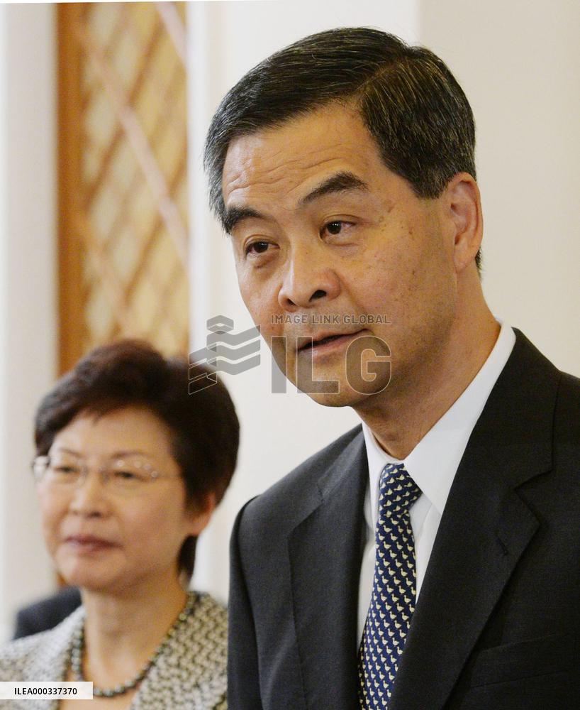 H.K. leader ready to talk with students