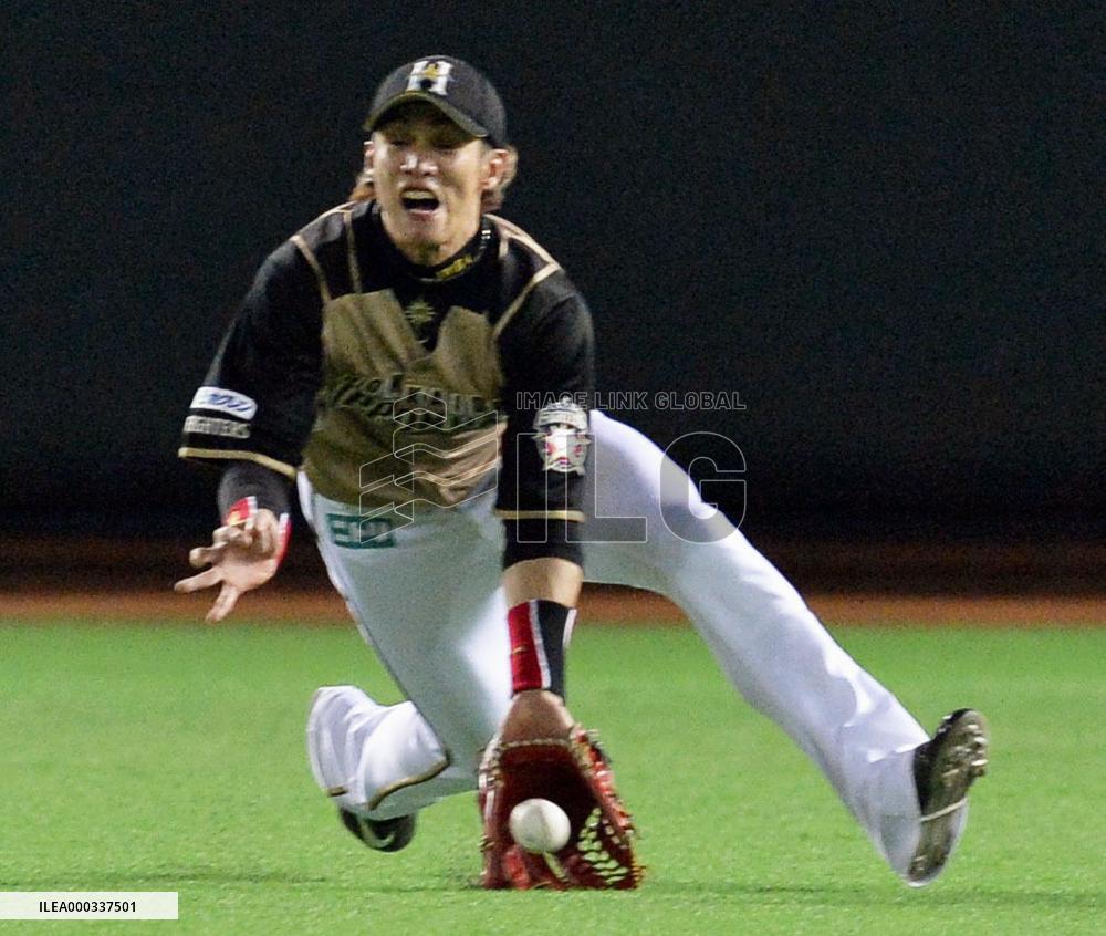 Hawks beat Fighters to book spot in Japan Series