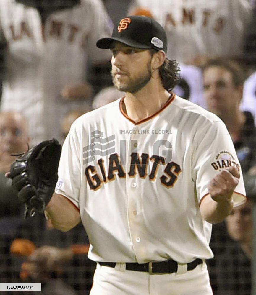 Giants beat Royals in World Series Game 5