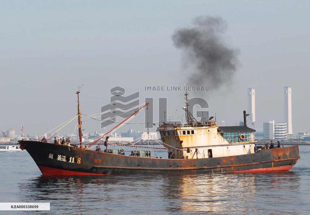 Japan Coast Guard cracks down on Chinese coral poachers