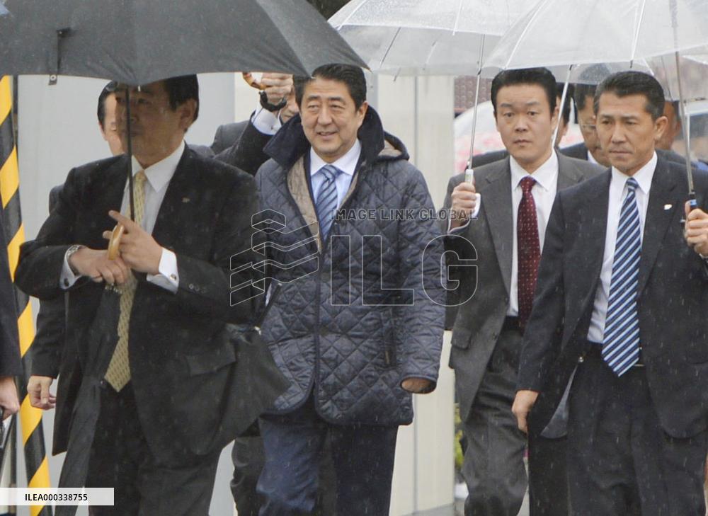 PM Abe visits disaster-hit Iwate