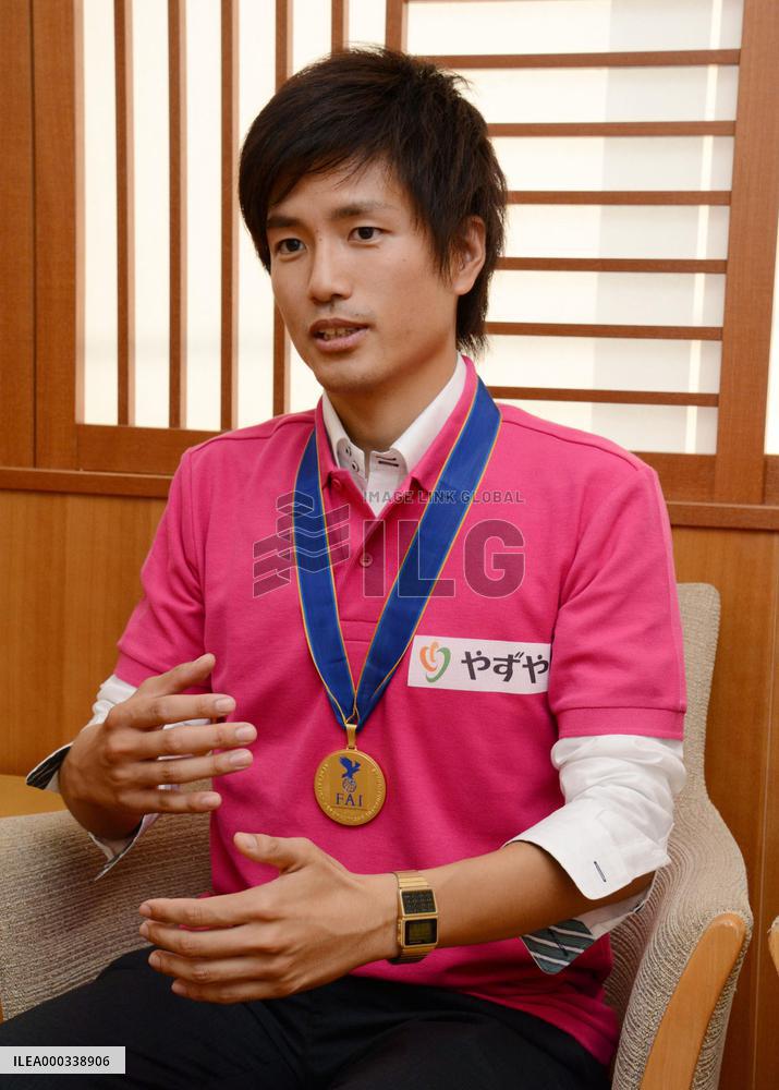 1st Japanese winner of world hot air balloon race