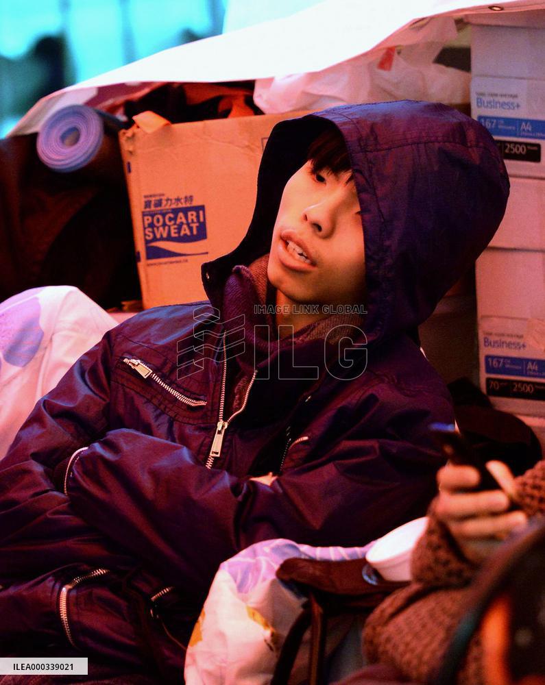 5 students conduct hunger strike in H.K.