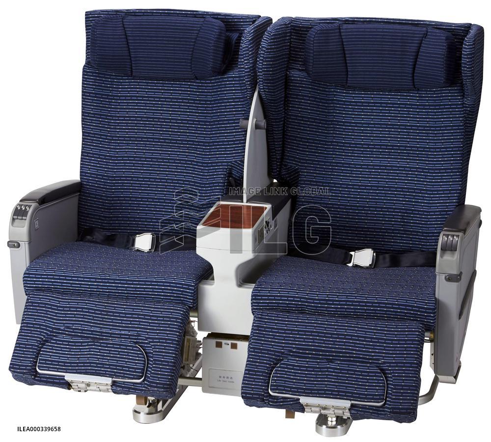 ANA selling Jumbo jetliner seats