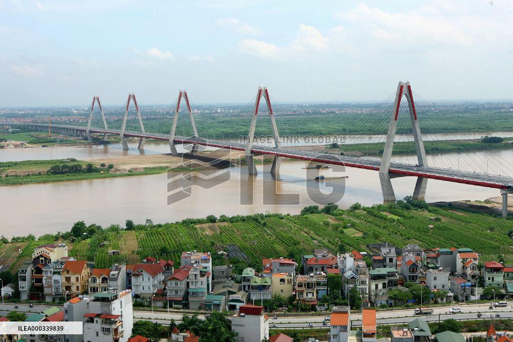 Japan-funded new bridge completed in Hanoi