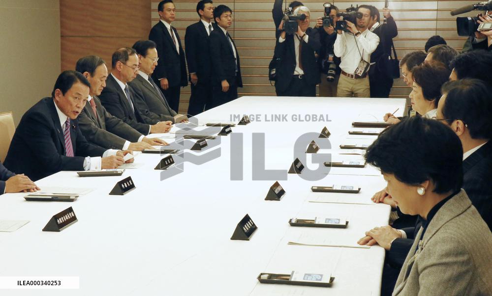 Islamic State militants threaten to kill 2 Japanese captives