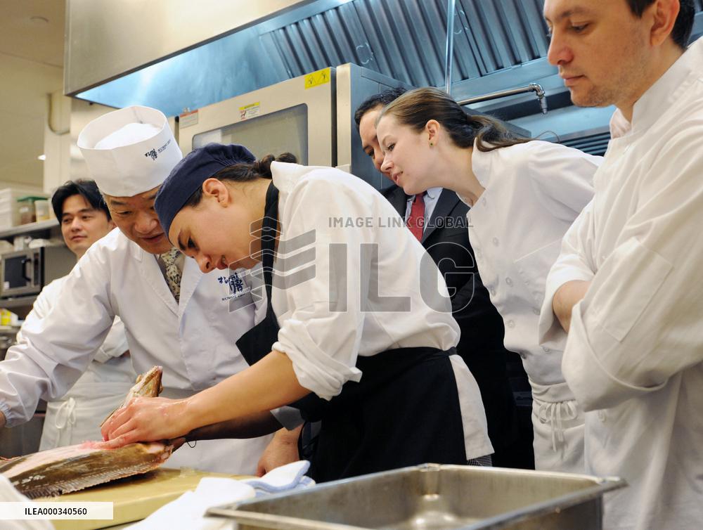 Japanese cuisine clinic in N.Y.