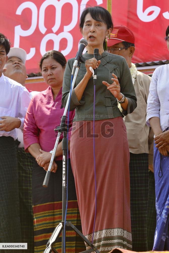 Suu Kyi supports NLD candidate