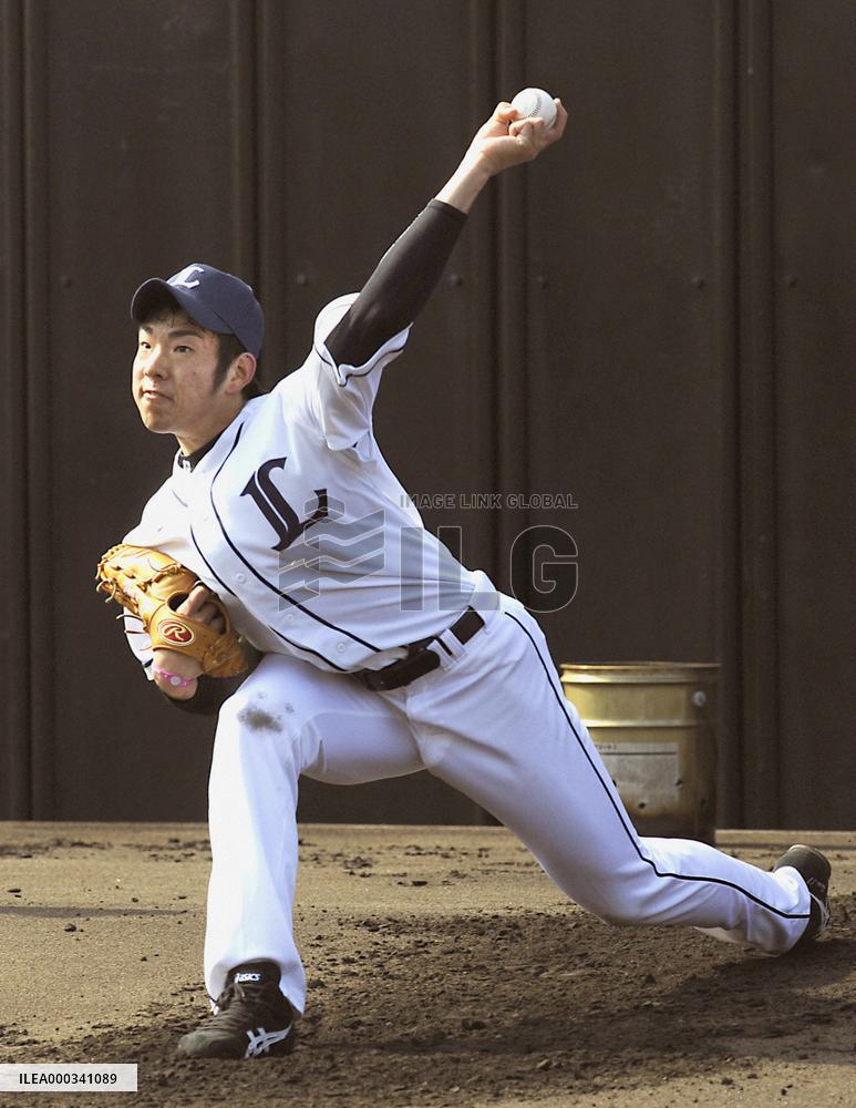 Lions Kikuchi works hard in spring training