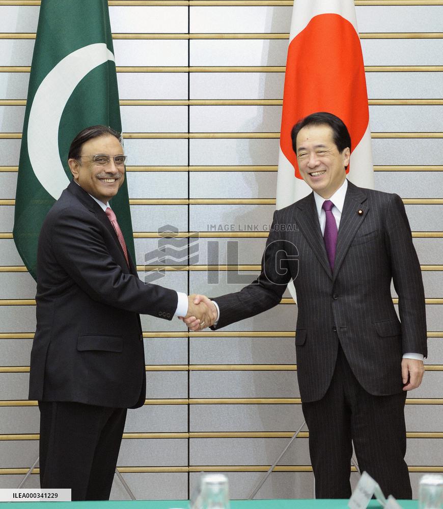 Kan meets with Pakistan Pres. Zardari