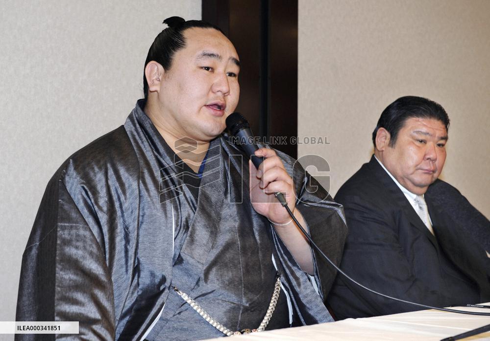 Scandal-tainted Asashoryu calls it quits