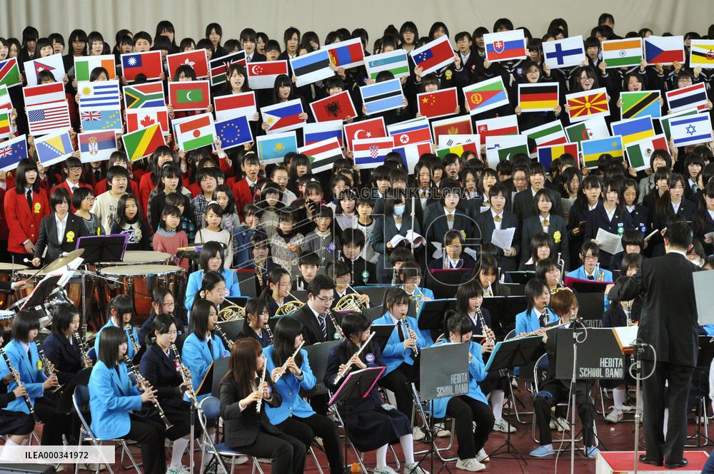 Singing in gratitude