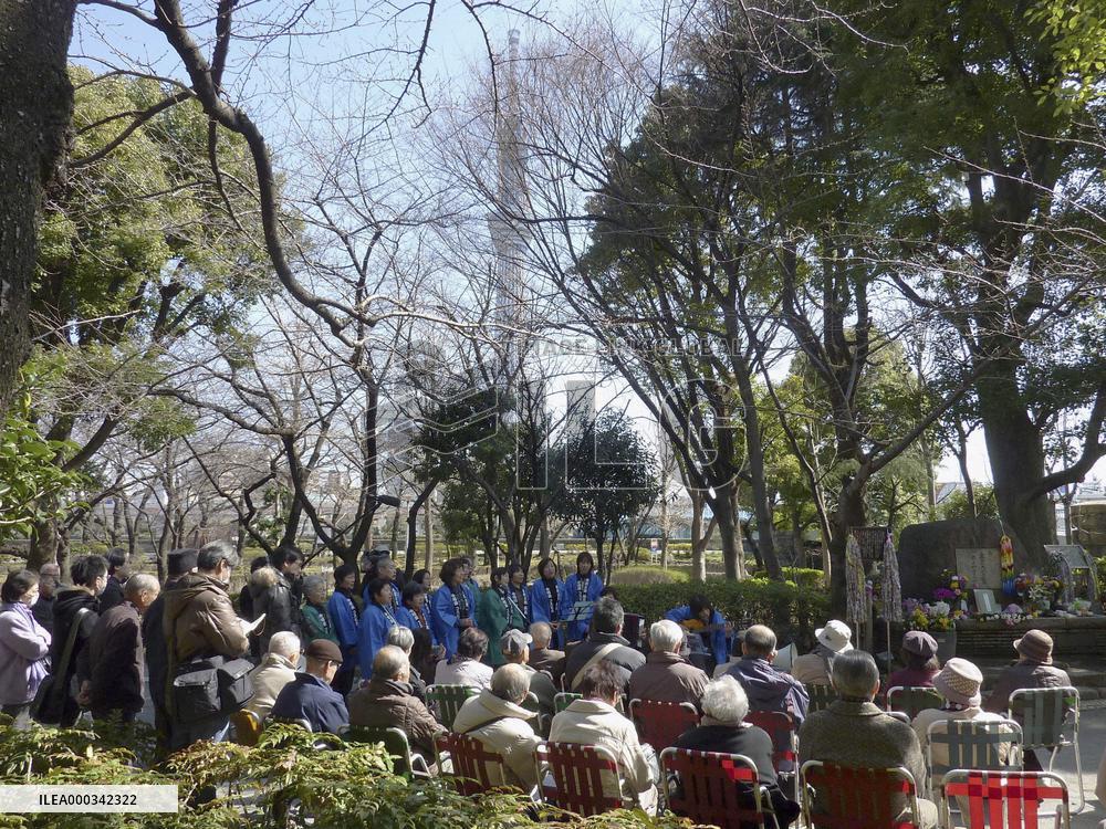 Commemorating Tokyo air raid
