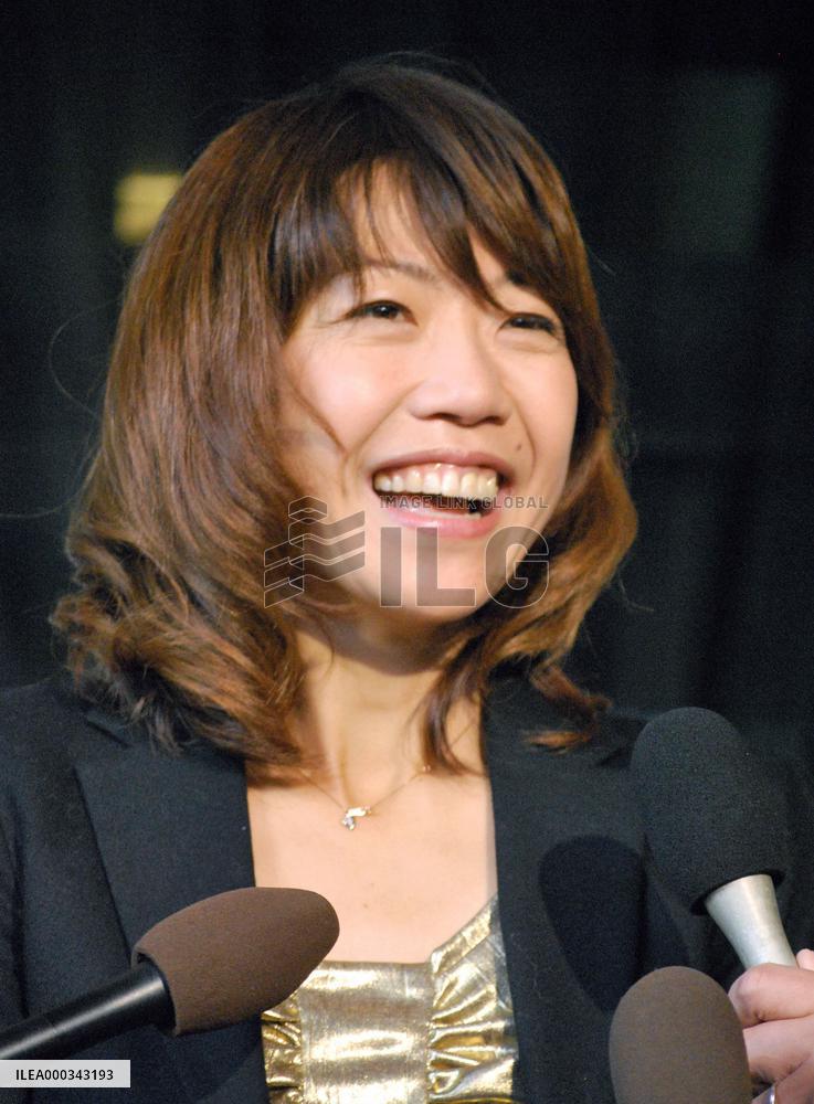 Gold medalist Takahashi dating ex-trainer