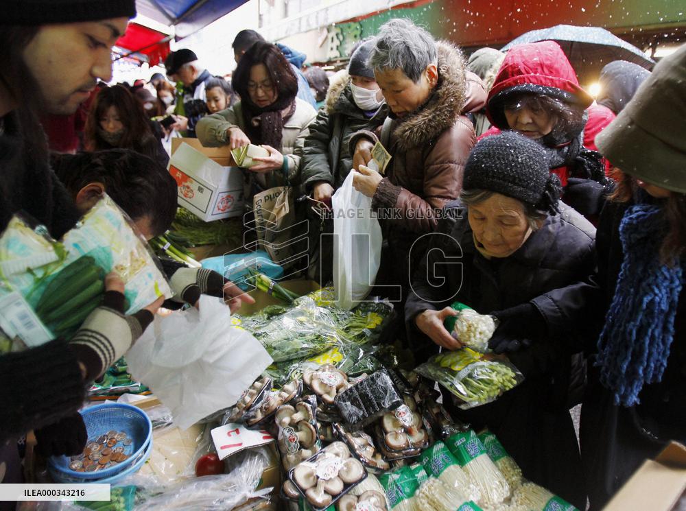 Grocery stores open in Sendai