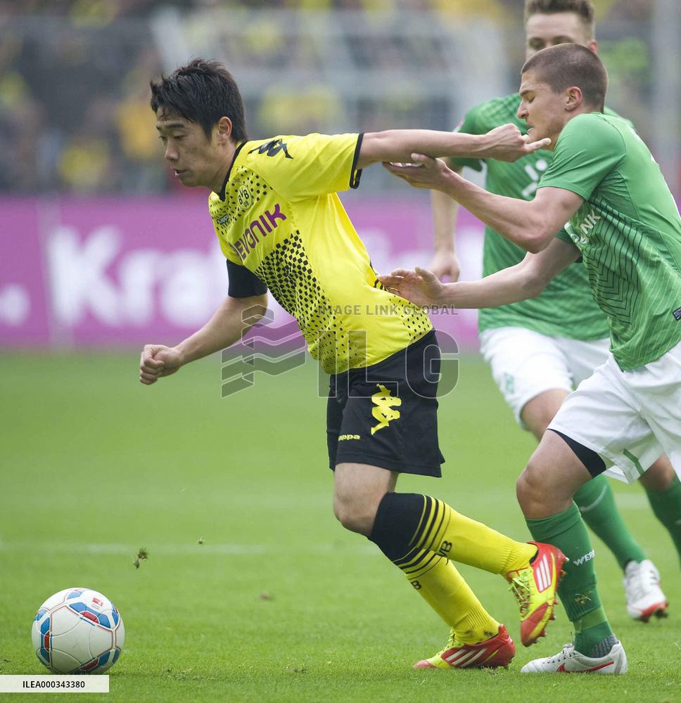 Dortmund's Kagawa against Bremen