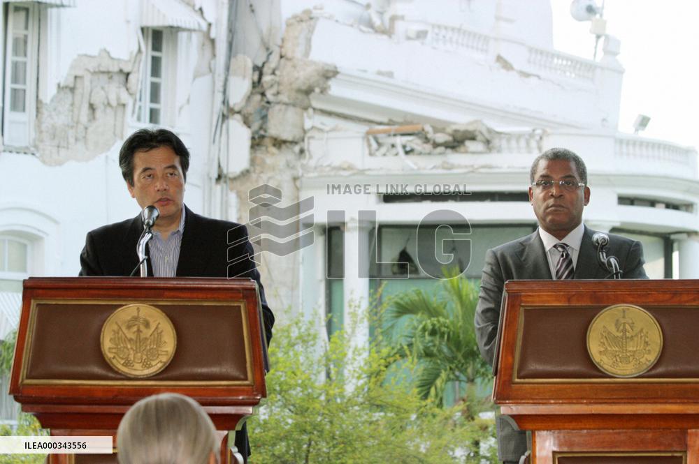Okada visits quake-hit Haiti, considering additional aid