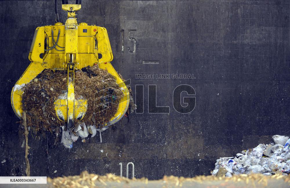 Tokyo accepts debris from Onagawa