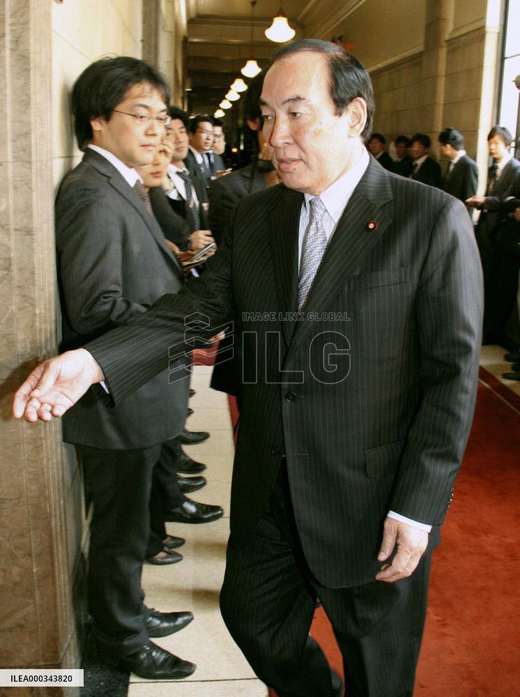 Ozawa reverses plan to relieve Ubukata of his duties