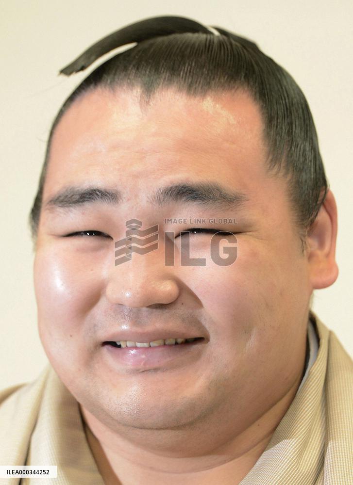 Hakuho after winning 22nd career title