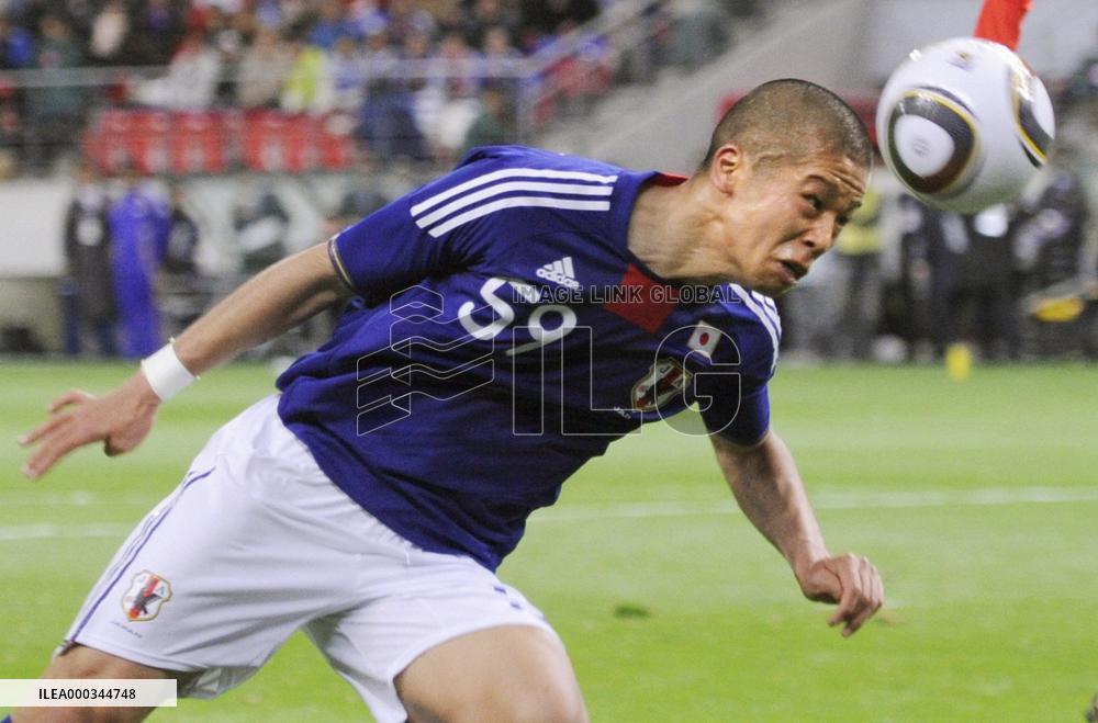 Japan edge Bahrain 2-0 in final qualifier for 2011 Asian Cup