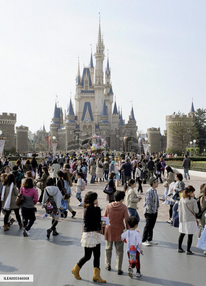 Tokyo Disneyland reopens after 1-month postquake closure