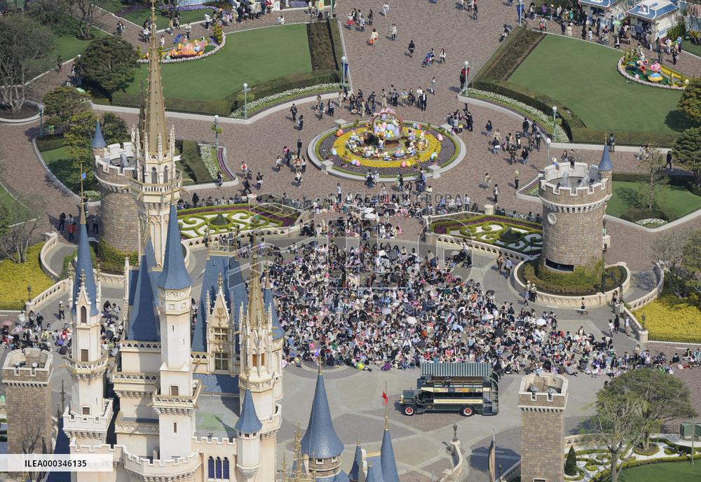 Tokyo Disneyland reopens after 1-month postquake closure