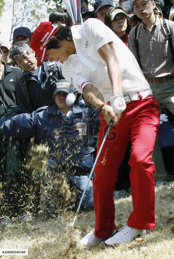 Ishikawa settles for 3rd in season opener