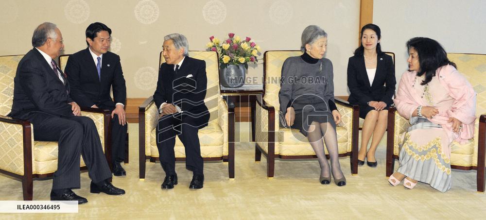 Japanese emperor meets with Malaysian prime minister