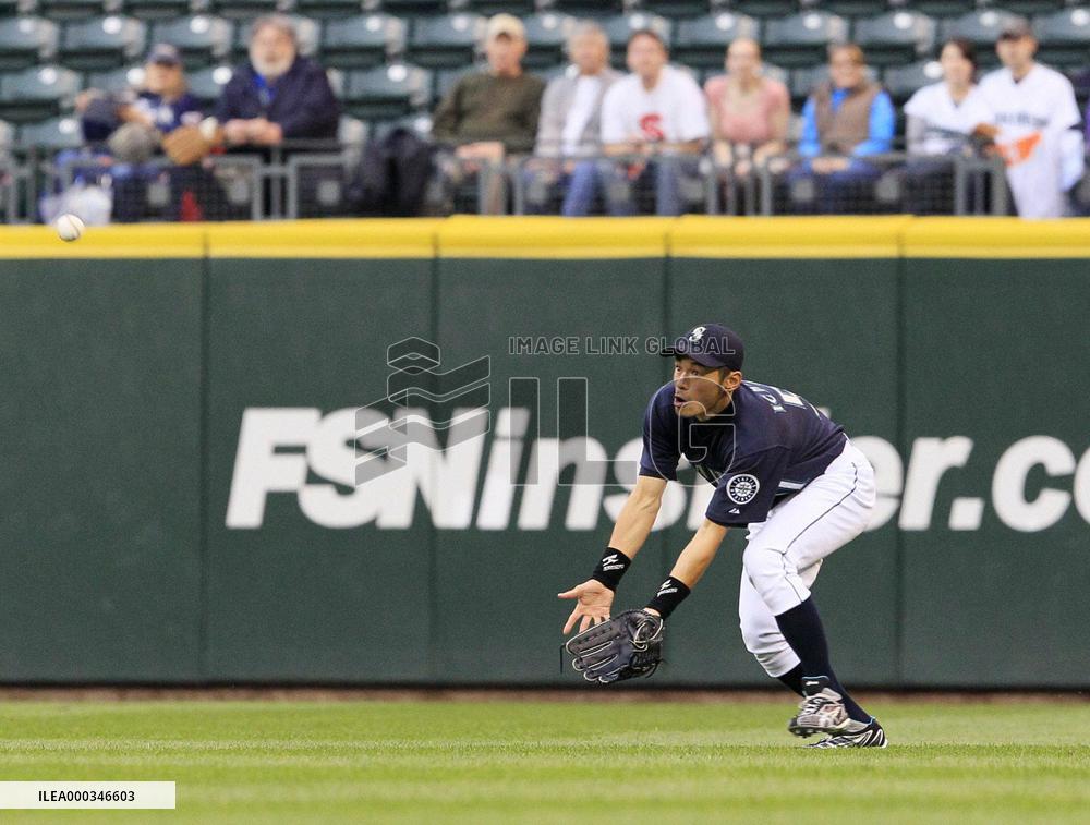 Ichiro plays against Baltimore