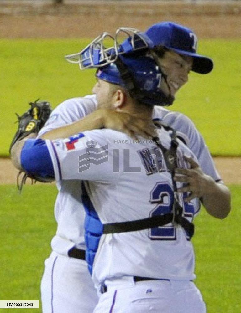 Darvish outpitches Kuroda with 10 Ks for 3rd win