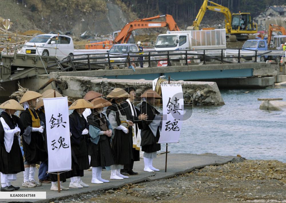 Monks, pastor pray for disaster victims