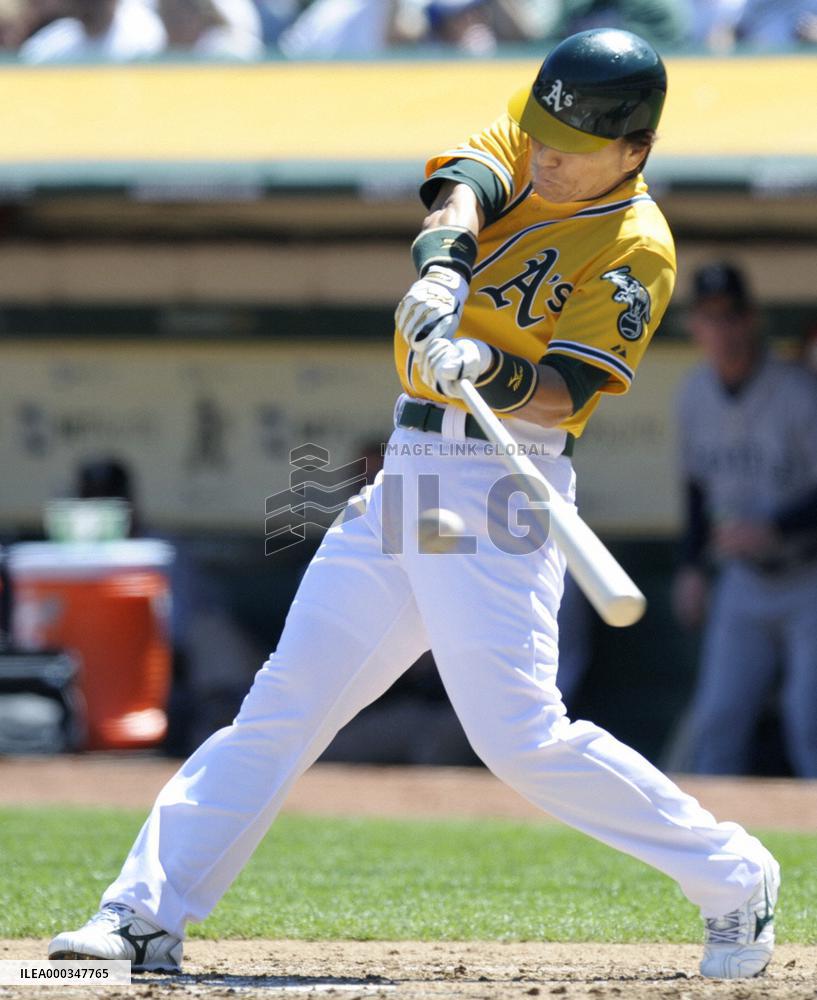 A's Matsui reaches 2,500 hits