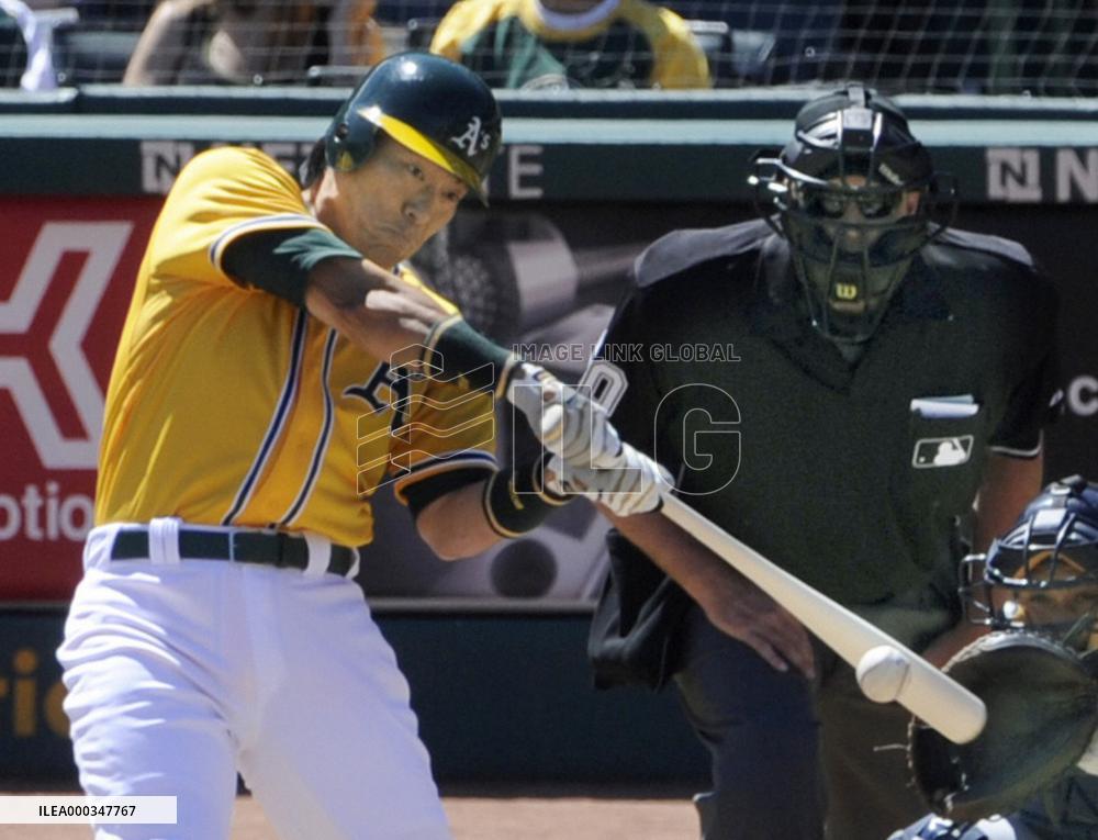 A's Matsui reaches 2,500 hits