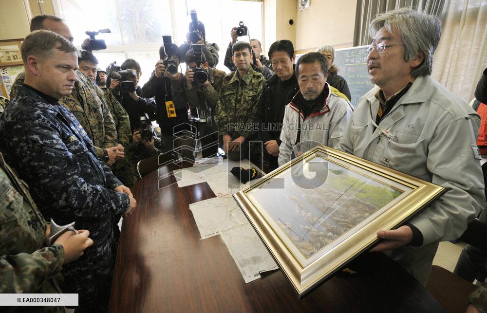 Oshima islanders thank U.S. military for relief efforts