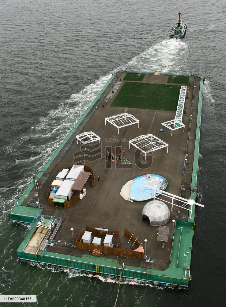 'Megafloat' artificial island