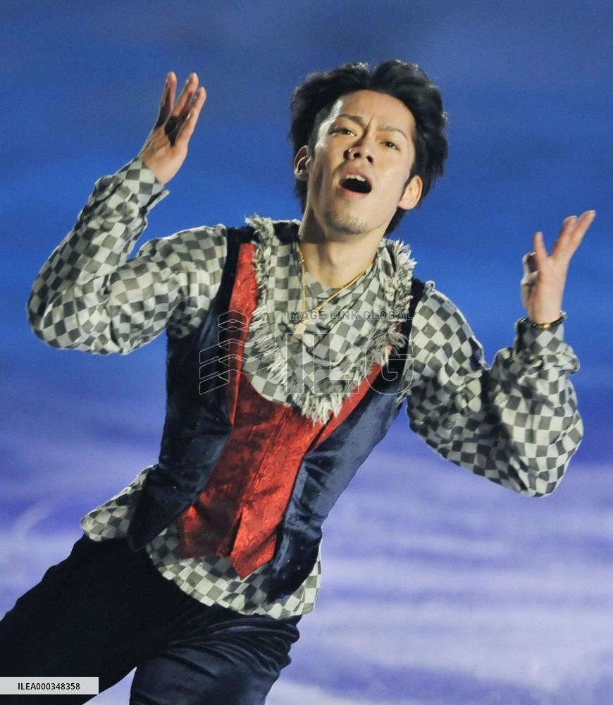 Olympic skaters perform in Stars on Ice
