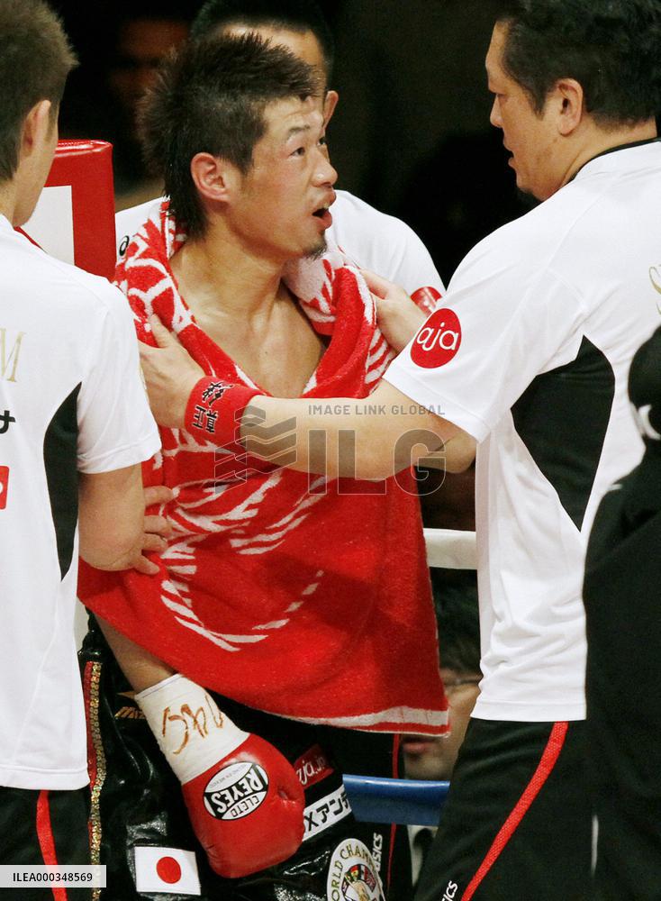 Montiel stops Hasegawa to seize WBC bantamweight crown