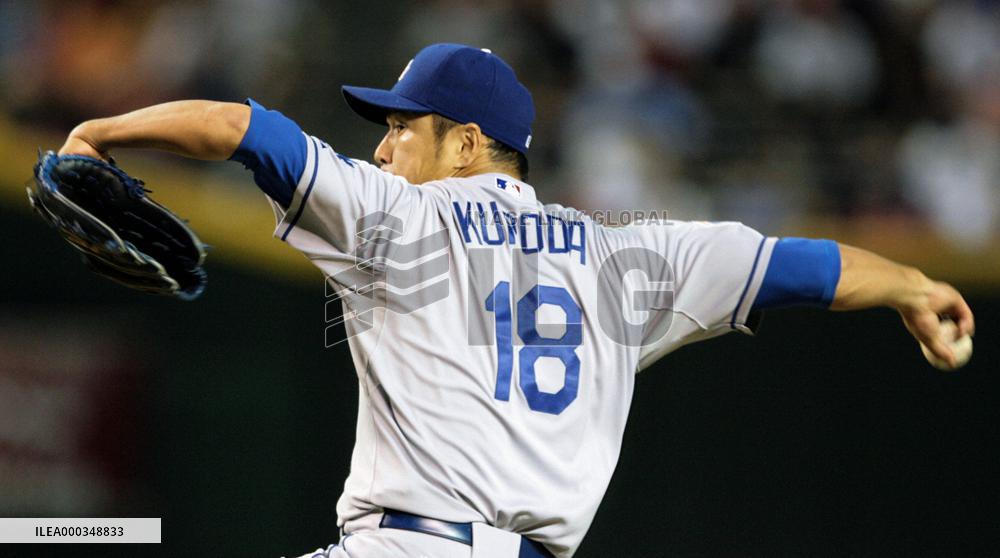 Kuroda gets 4th win as Dodgers top D'Backs