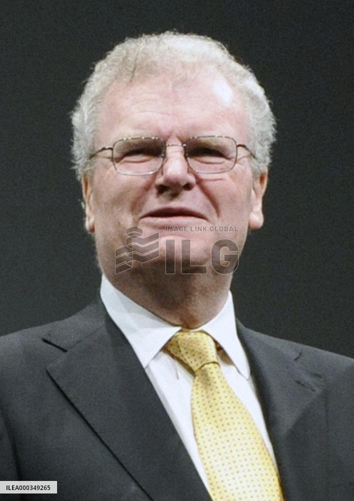 Sony's Stringer vows to regain confidence