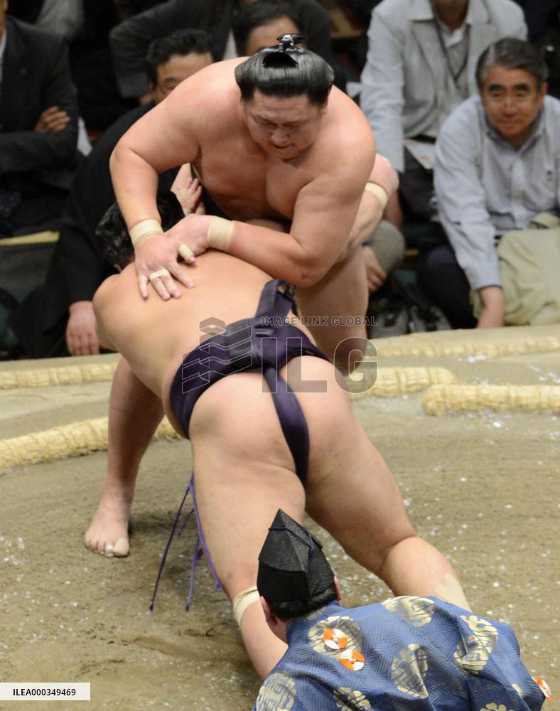 Kyokutenho wins summer basho
