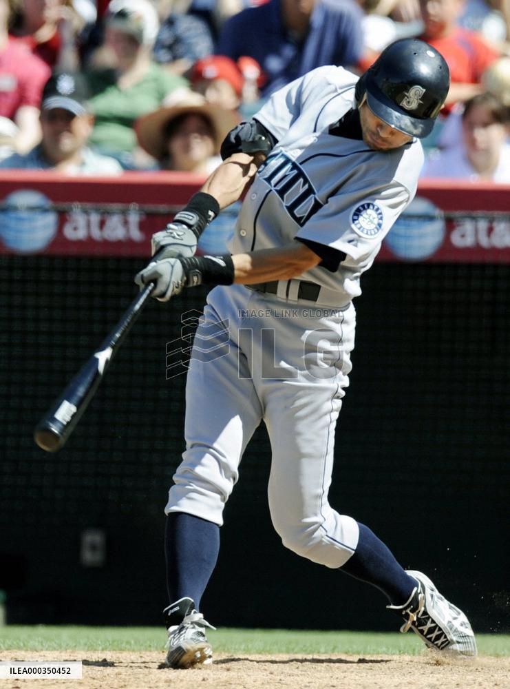 Seattle Mariners' Ichiro 2-for3 against L.A. Angels