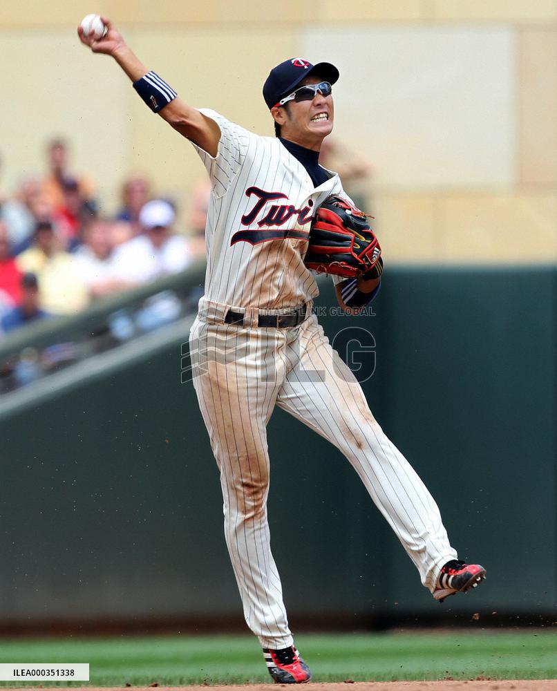 Nishioka returns to Twins lineup