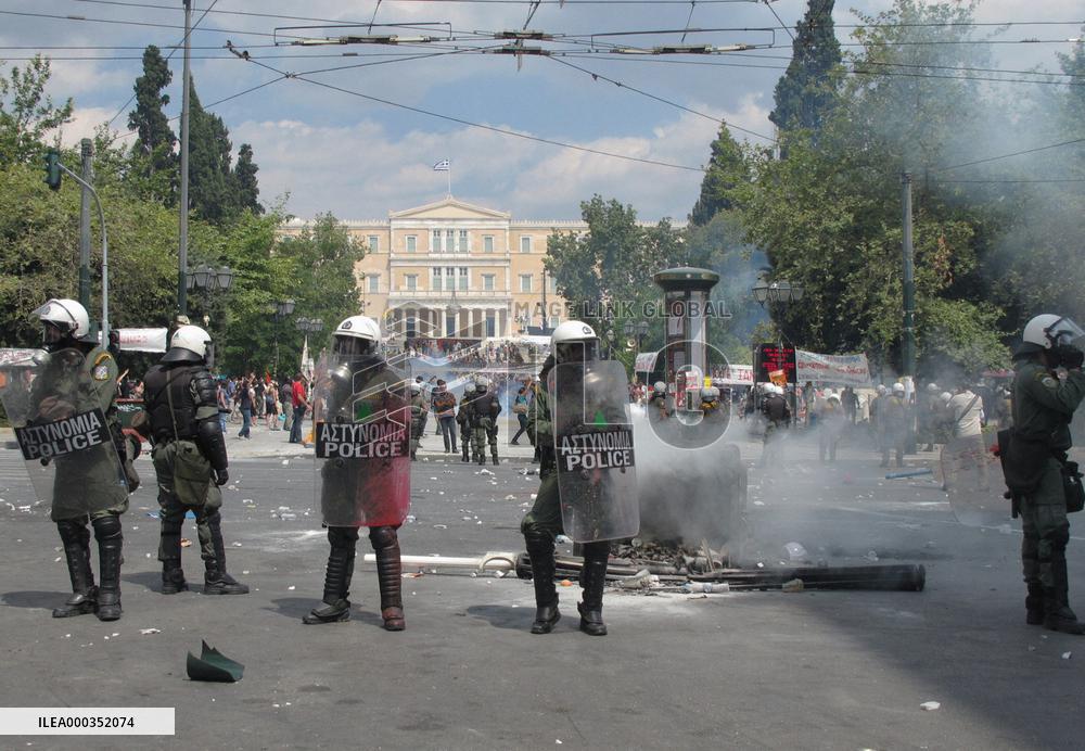 Greek strike over austerity plan