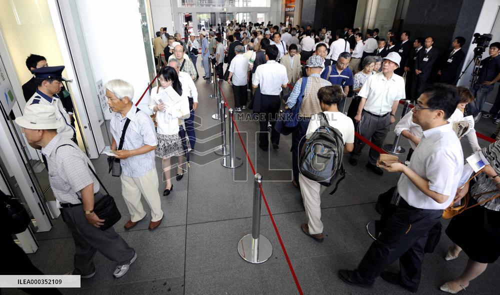 Kansai Electric shareholders meeting